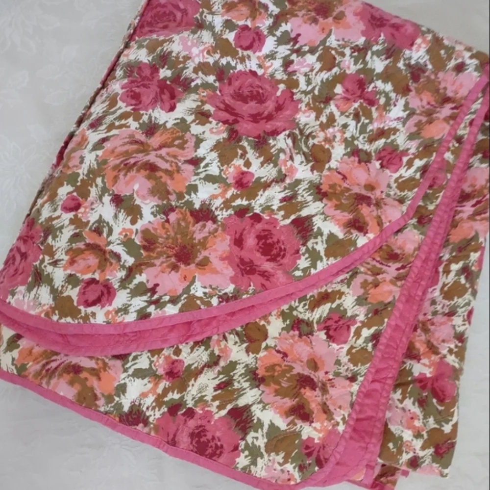 Floral Roses Reversible Pink Bedspread Coverlet Quilt Boho Vintage Style